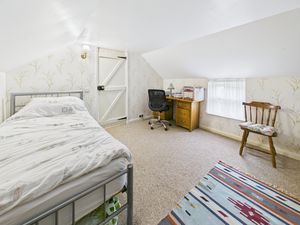 Bedroom- click for photo gallery